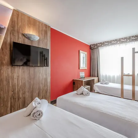 Hotiday Vialattea Otel