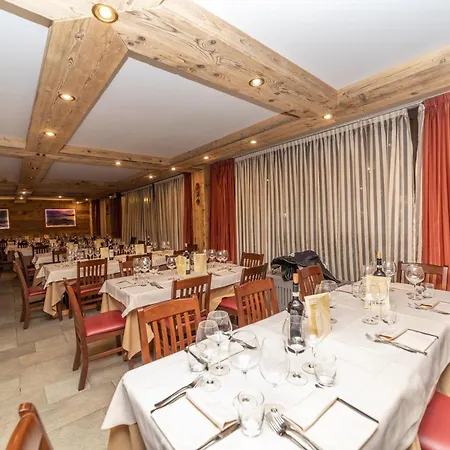 Hotiday Vialattea 4*