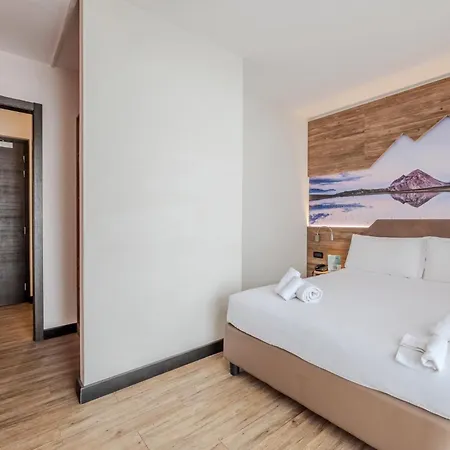 Hotiday Vialattea 4*